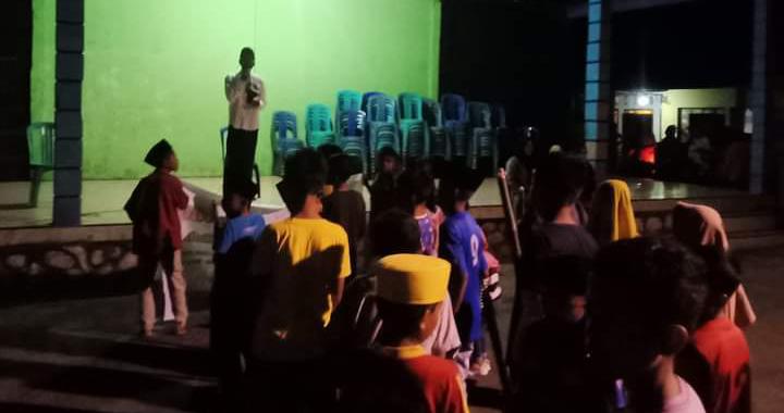 Dimalam Takbiran, Karang Taruna Desa Manemeng Gelar Pawai Obor