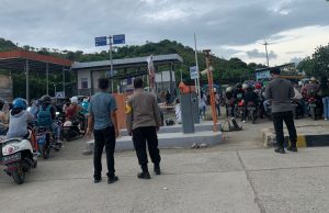 Hindari Kemacetan di Pelabuhan Tano, Polres KSB Terjunkan Personil Pengamanan