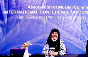 Potret Kebahasaan Pasca Gempa Pada Kain Rentang di Yogyakarta Sebagai Komunikasi Sosial