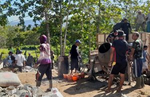 Kodim 1628/SB Bahu Membahu Bersama Masyarakat Laksanakan Karya Bakti