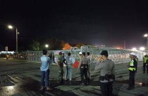 Aksi Pasang Spanduk Kembali Terjadi, Warga Minta Management PT AMNT Transparan