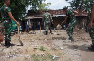 Moment HUT Korem 162/WB, Kodim 1607/Sumbawa Bantu Rehab Rumah Masyarakat
