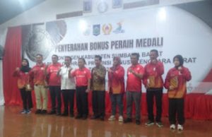 Pemda KSB Berikan Bonus Peraih Medali di Porprov