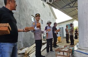 Jelang Hut Bhayangkara ke 78, Polsek Maluk Polres KSB Gelar Bakti Religi dan Bagi Bagi Sembako